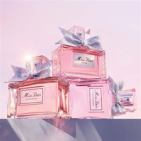 miss dior perfume scent description|Miss Dior: the perfume for women with thousands of flowers .